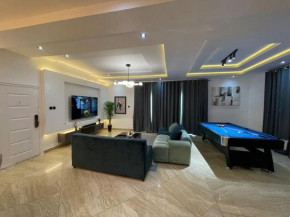 Luxury 3 bed in Parkview Estate